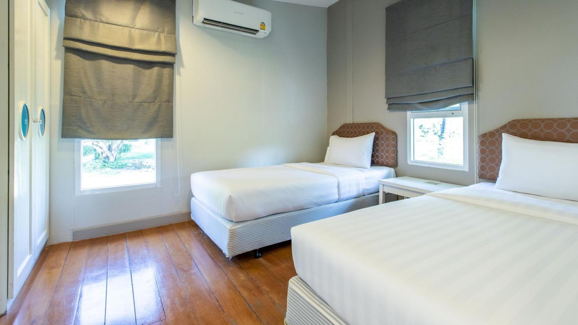 Bangsaen Heritage Hotel - SHA Certified Buitenkant foto