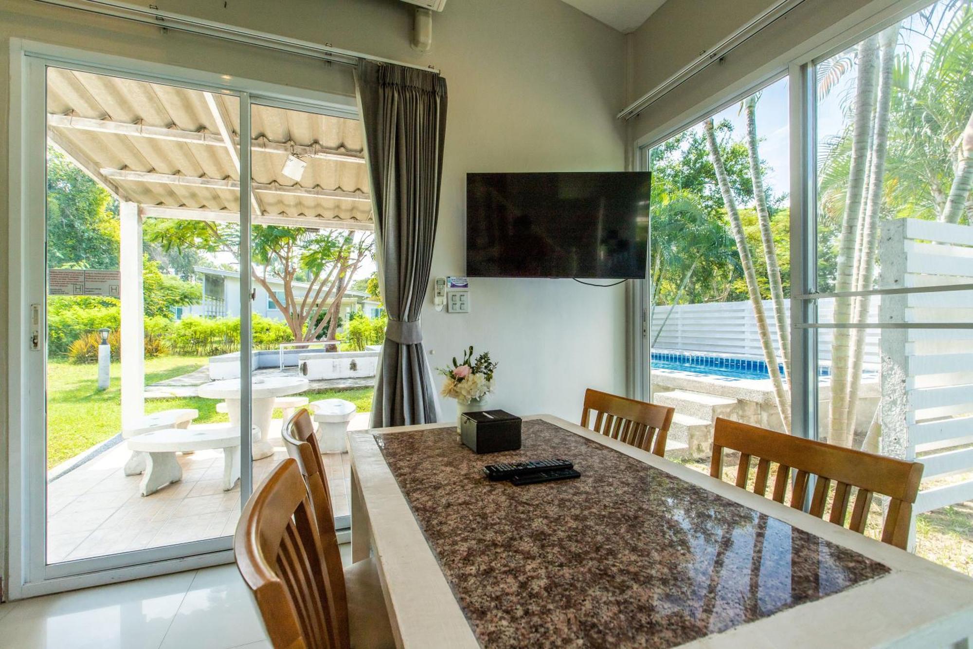 Bangsaen Heritage Hotel - SHA Certified Kamer foto