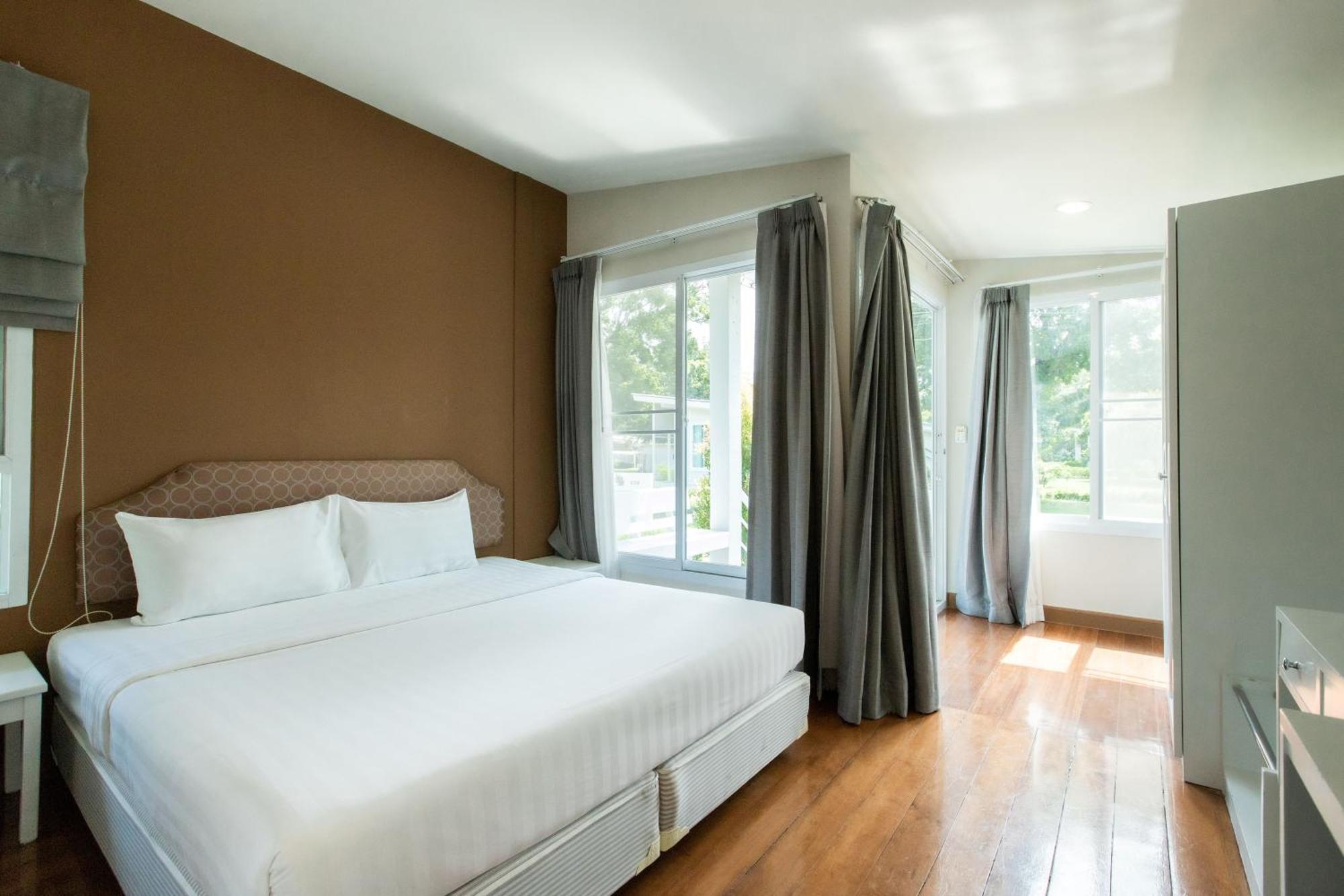 Bangsaen Heritage Hotel - SHA Certified Kamer foto