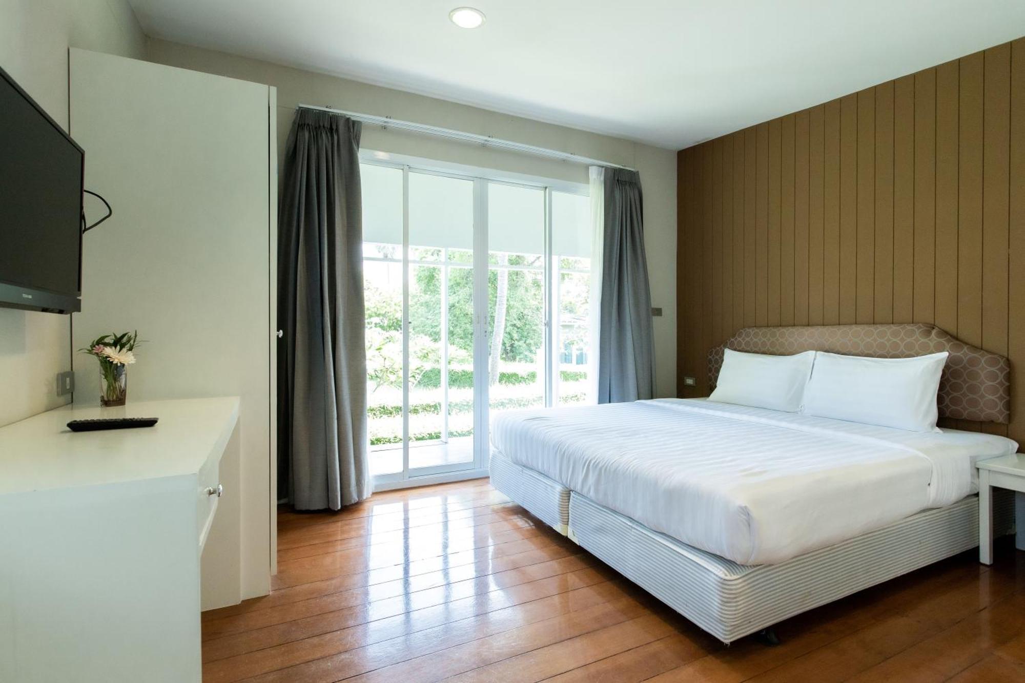 Bangsaen Heritage Hotel - SHA Certified Kamer foto
