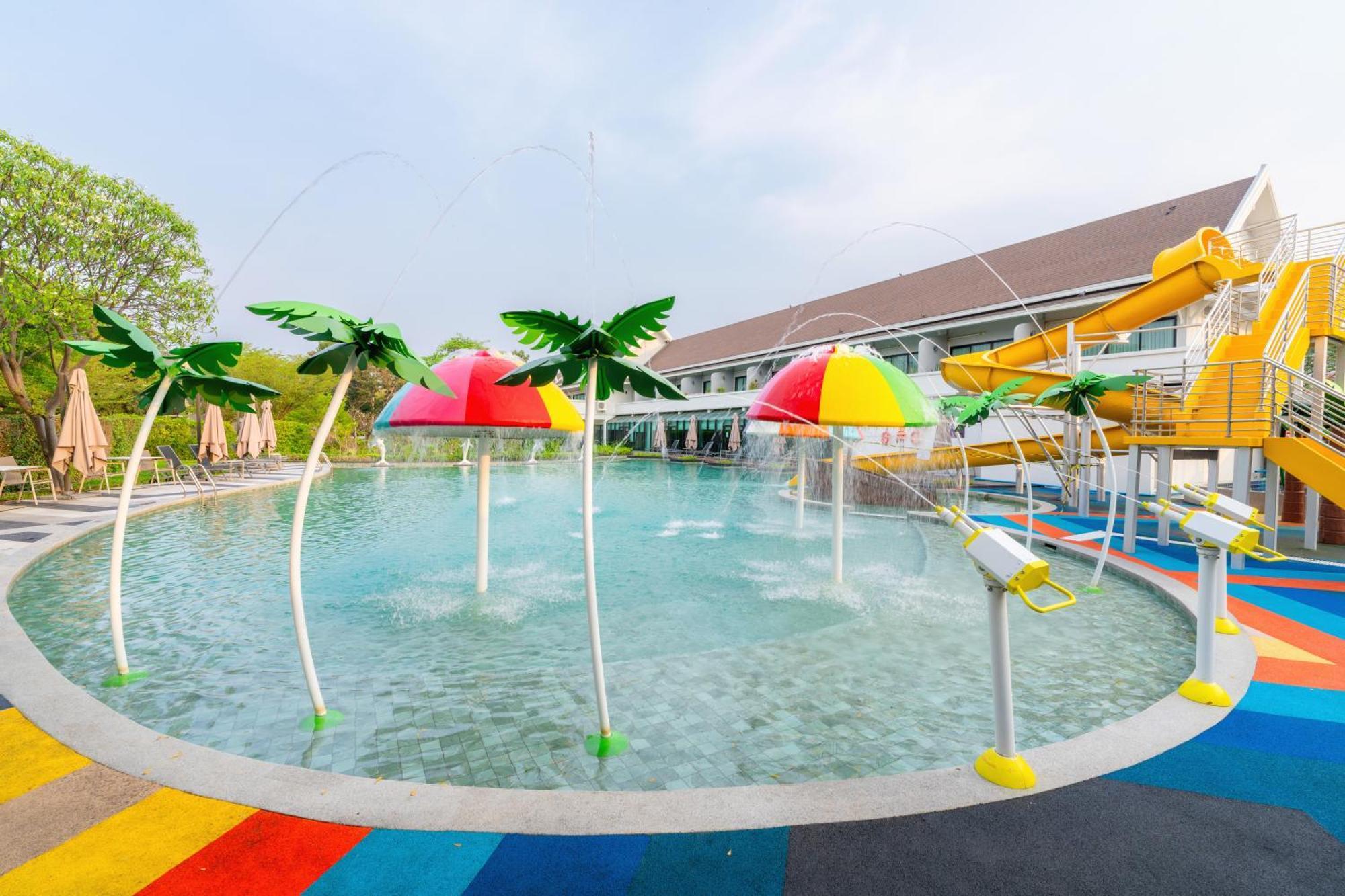 Bangsaen Heritage Hotel - SHA Certified Buitenkant foto